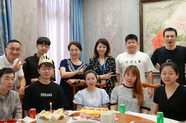 揚(yáng)盛8月生日會(huì) | 溫馨相聚，幸福瞬間