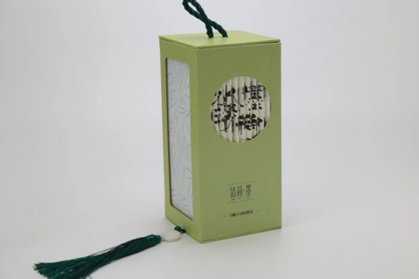 新產品 | 減墨風美妝包裝——水墨清荷套盒