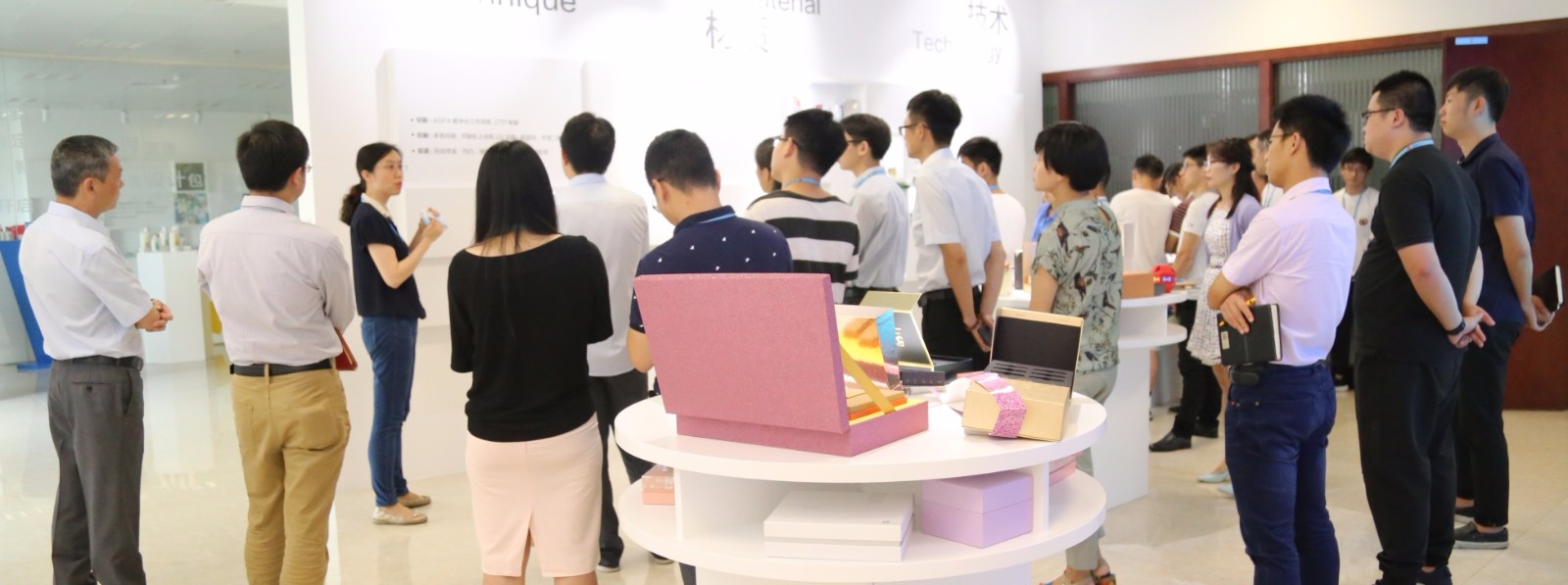 集體圖片1.jpg 集體圖片1.jpg